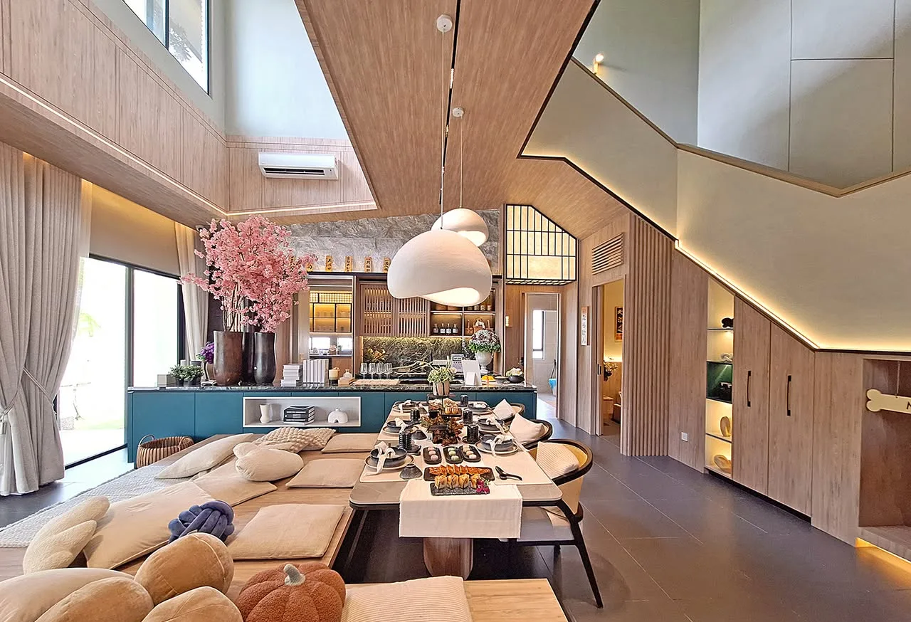 Subaru show unit living and dining area, double-volume ceiling
